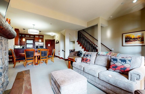 Mammoth Lakes Cabin | Juniper Crest 6 3 Bedroom Townhouse by RedAwning