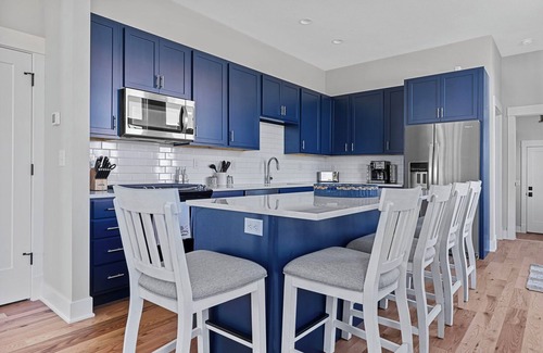 Saint Joseph House | Juniper Presents: A Gorgeous New Vacay Home with Marina View Near the Beach