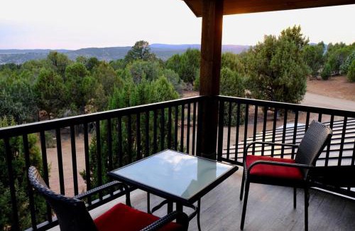 Orderville House | Juniper Ridge Luxury Two-bedroom Casita Zion E
