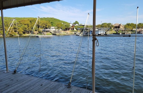 Graford House | Juniper View 🖼️ Serene Cove 🎣 🛶 🏊🏼‍♂️ Deepwater Dock For Your Boats 🚤