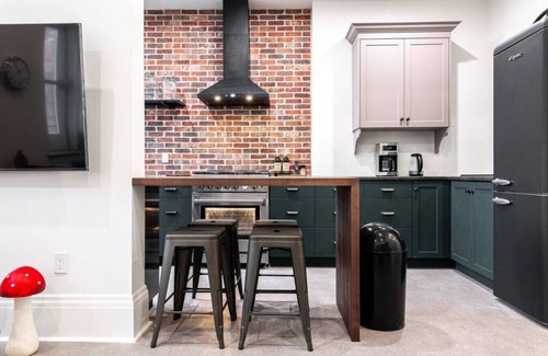 Stratford Apartment | Juno Lofts: Memories of Gastown
