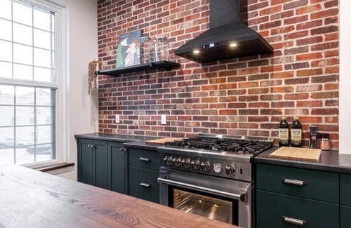 Stratford Apartment | Juno Lofts: Memories of Gastown