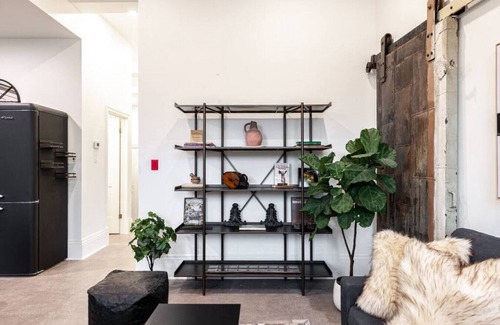 Stratford Apartment | Juno Lofts: Memories of Gastown
