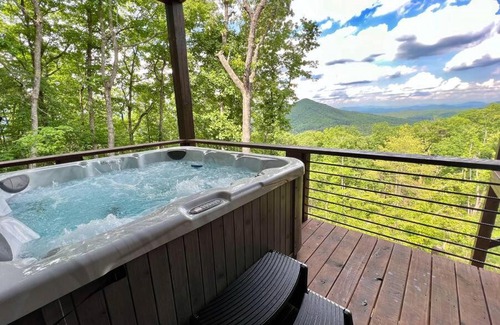 Ridgeline Vistas House | Jupiter On The Mountain w Stunning Views, Hot Tub