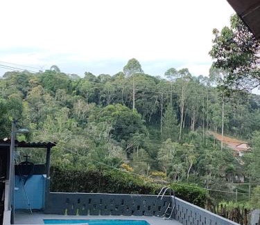 Juquitiba Ski Chalet | Juquitiba Chácara Recanto dos Magos Chalé Piscina Fogão a Lenha Churrasqueira