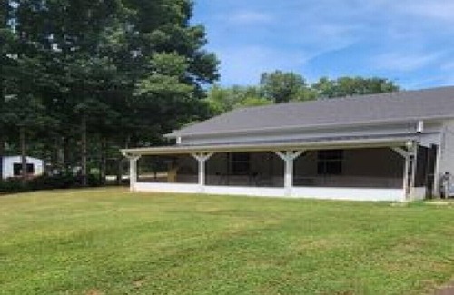 Easley House | Just 16 miles from Clemson & 12 miles from downtown Greenville.