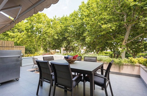 Castell-Platja d'Aro Condo | Just 2 steps from San Pol Beach! SeaBreezeHeaven: Terrace BBQ, Sea & Pool Views