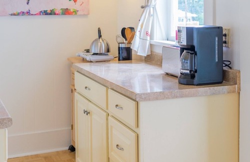 Port Townsend Historic District Apartment | Just 3 Blocks from Downtown! Charming Studio Apartment!