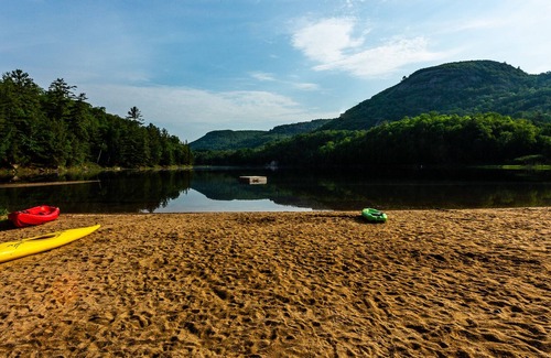 Lac Sainte-Marie Ski Chalet | Just 8 minutes away from Mont Sainte-Marie!