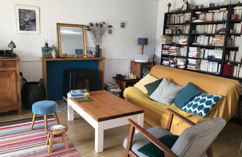 Port-Louis House | Just a 5-minute walk from the beaches and a historic city, our home!