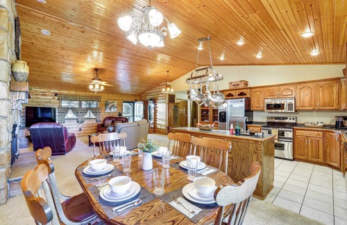 Cassville Cabin | 'Just a Cast Away' Cassville Cabin w/Covered Deck
