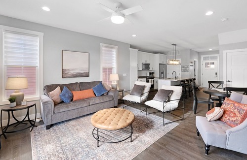 Ottawa House | Just a Little Longer 2 bed 2 bath