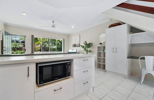 Yorkeys Knob Apartment | Just a short stroll to beautiful Yorkeys Knob beach