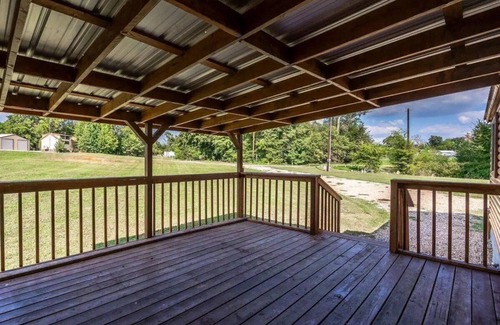 Quitman Cabin | Just a short walk away from a beautiful lake w/room for up to six guests!