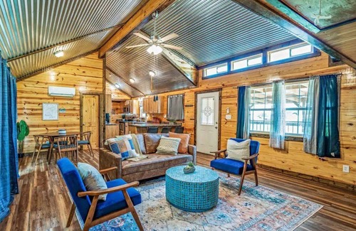 Quitman Cabin | Just a short walk away from a beautiful lake w/room for up to six guests!