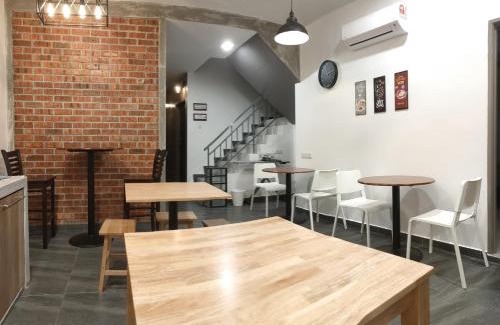 Taman Rapat Damai House | Just Austin Guesthouse
