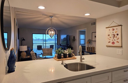 Stuart Condo | Just Beachy: A Breezy 1-Bedroom Escape