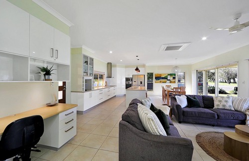 Elliott Heads House | Just come, relax and forget about the world in this oceanfront oasis