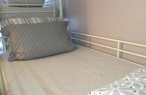Cite Paul Eluard House | Just For Sleep-daily stay 20h to 10h Apres votre arrivee dans le batiment d'entree, contact I'hote via le message ici de reservation pour l'enregistrement I'entree dans la propriete sans I'approbation est interdite-Resevation d'un tiers est inacceptable-