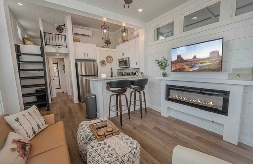 Fredericksburg Cottage | Just Horsin' Around - #014