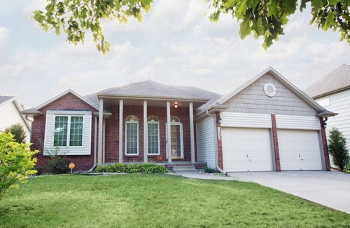 Lincoln House | Just Like Home- Lincoln