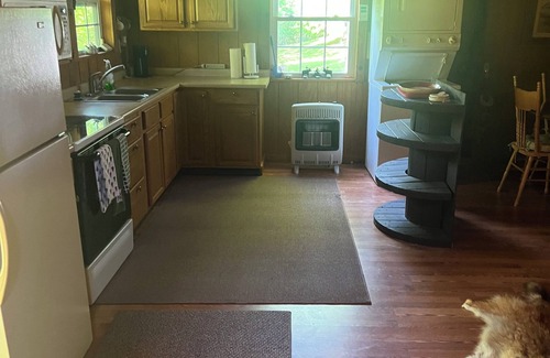 Horner Cabin | Just minutes from Stonewall Jackson Lake Resort. Boat ramp 1/4 mile away