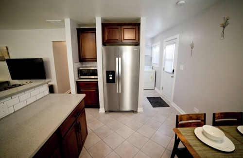 Burbank House | Just Updated! Charming 3-bedroom 25 Minutes from Downtown Chicago!