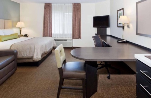Somerset House | Just What You Were Looking For! 3 Spacious units to enjoy with Kitchen!