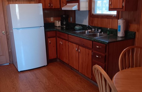 Gore Cabin | Just What You Were Looking For! Full Kitchen, Outdoor Pool, Free Parking