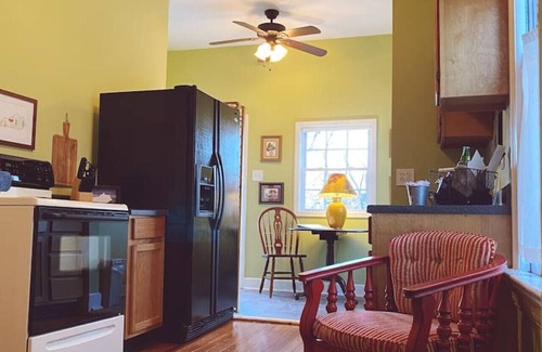 Lexington House | JW's LOFT - Pet Fee Additional Charge