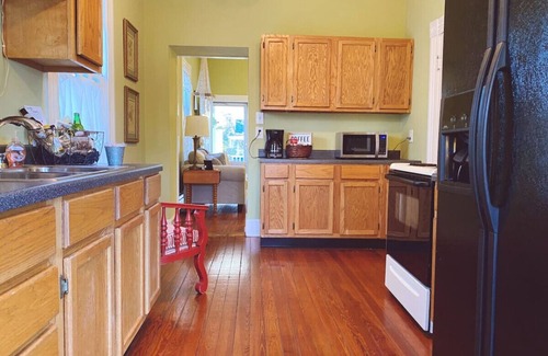 Lexington House | JW's LOFT - Pet Fee Additional Charge