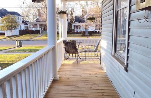 Lexington House | JW's LOFT - Pet Fee Additional Charge