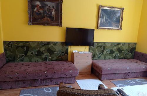 Bata House | Kápolnás Vendégház Báta-Gemenc