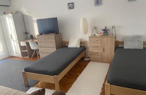 Kiskunfelegyhaza Apartment | Központi apartman