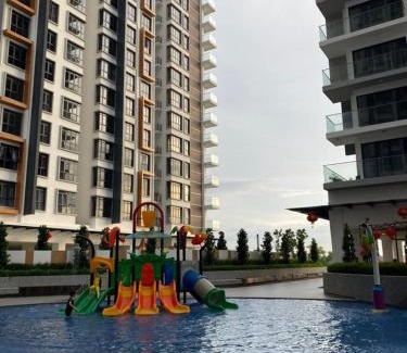 Penampang Apartment | K AVENUE FAMILY ROOM B09 near airport by Gc