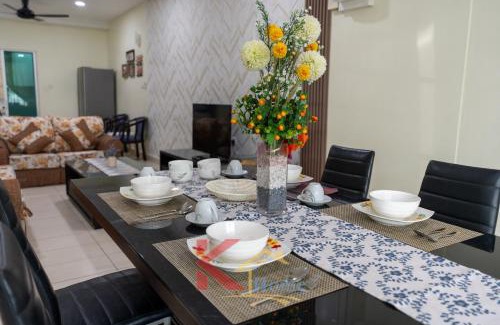 Kota Kinabalu House | K Home - Cozy 3-Storey Landed 5R4B-16 Pax- 5mins City Centre & IMAGOMALL