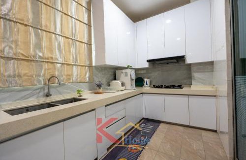 Kota Kinabalu House | K Home - Cozy 3-Storey Landed 5R4B-16 Pax- 5mins City Centre & IMAGOMALL