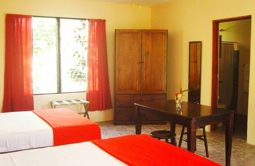 Nosara Resort | K-Rae's Irish Pub and Inn - Cabina Roja