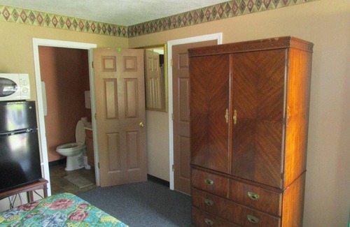 Baldwin Hotel | K-River Motel & Campground