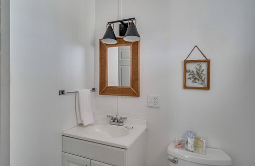Clayton Apartment | K's Motel with Stunning St. Lawrence River Views - Room 1