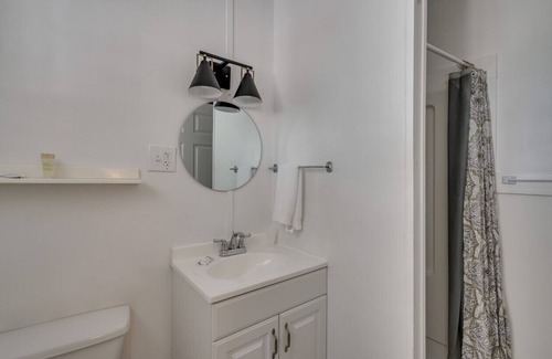 Clayton Apartment | K's Motel with Stunning St. Lawrence River Views - Room 2