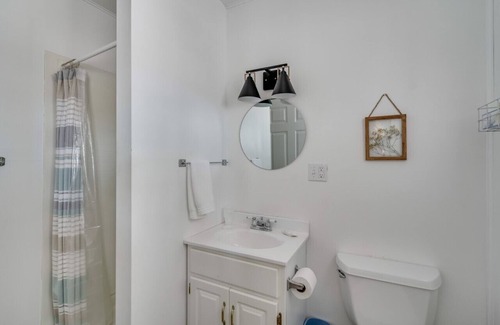 Clayton Apartment | K's Motel with Stunning St. Lawrence River Views - Room 4