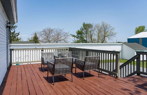 Clayton Apartment | K's Motel with Stunning St. Lawrence River Views - Room 8