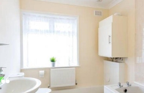 Southampton House | K Suites - Alder Road - FREE Parking