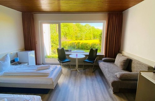 Kreuzkamp Hotel | K357 - Monteurhotel Ostsee Lounge