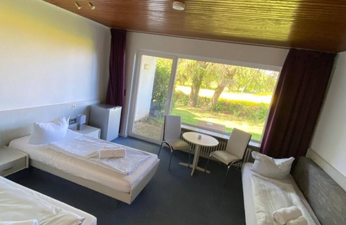 Kreuzkamp Hotel | K357 - Monteurhotel Ostsee Lounge