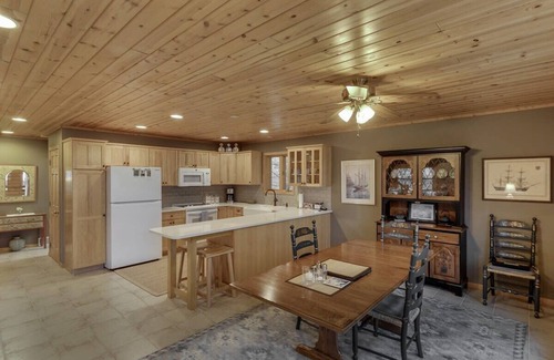 Walker Cabin | Kabekona Bay Retreat