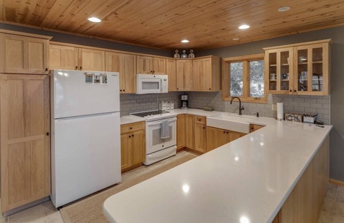 Walker Cabin | Kabekona Bay Retreat