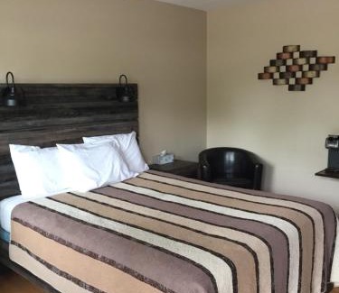 Fort Nelson Hotel | Kacee's Northern Suites