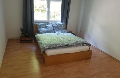 Idar-Oberstein Apartment | Kaffeevollautomat und Netflix in der Fußgängerzone